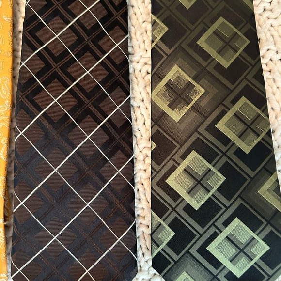 Men’s Tie Bundle 3 for 1 Price: Van Heusen, Express, & Pronto Uomo - Picture 3 of 4